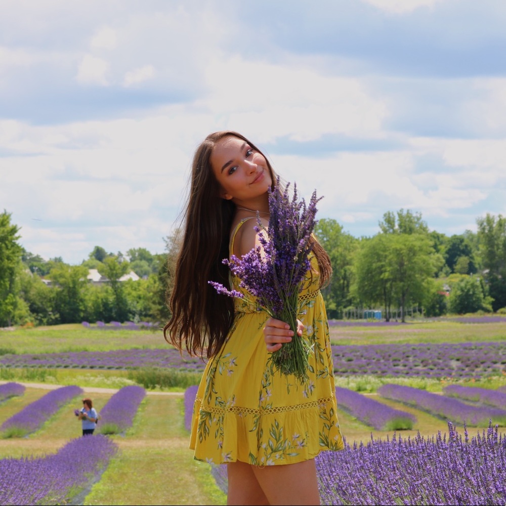 Meet your Posher, Annabella